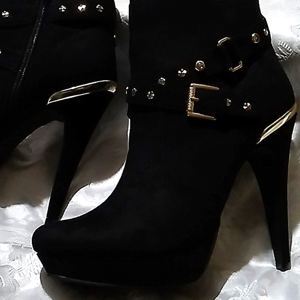 GBG Guess GGDeeka stiletto bootie size 10, black